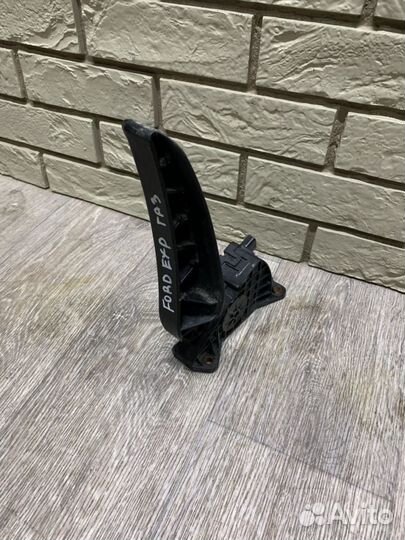 Ford Explorer Педаль газа