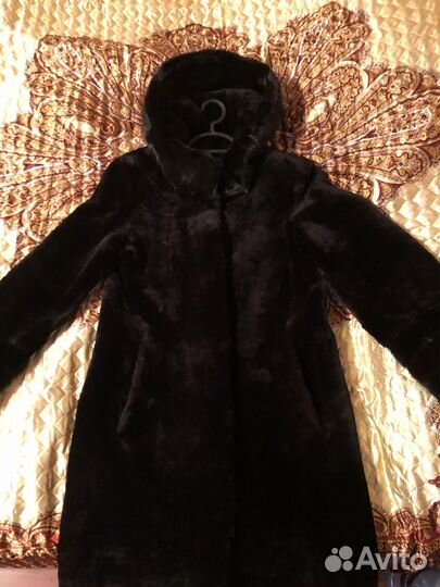 Шуба мутоновая с капюшоном 44 размер