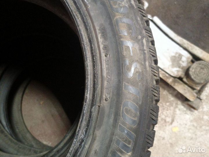 Bridgestone Blizzak Spike-01 225/55 R18 98T