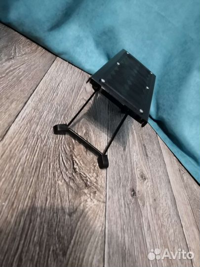 Подставка для ноги гитариста