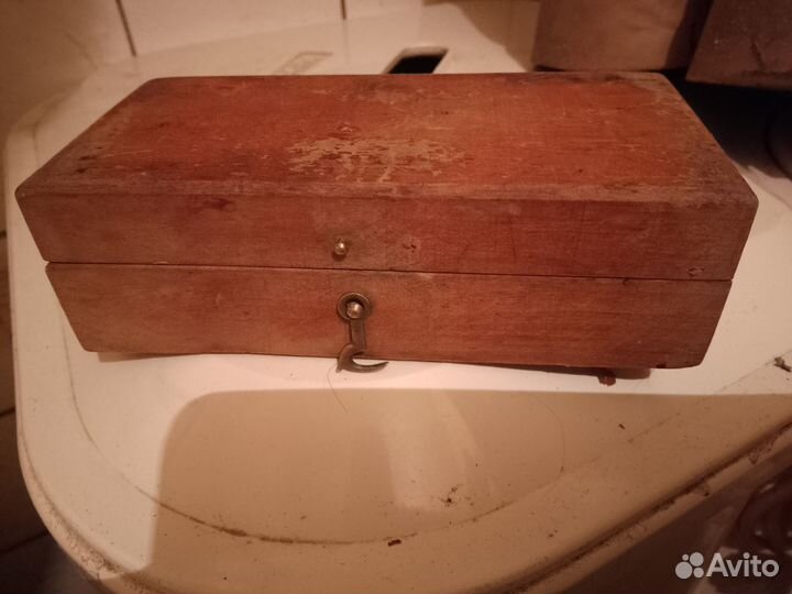 Старинная Шкатулка с Грузиками