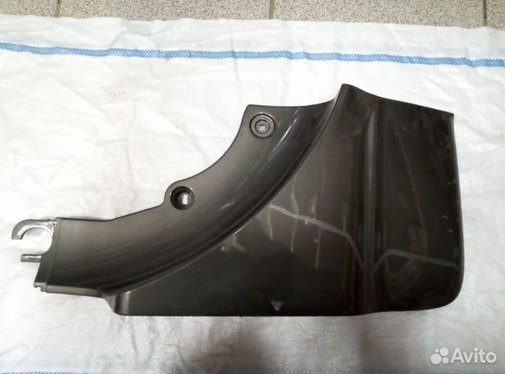 Накладка двери багажника RH низ Toyota RAV4 06-13