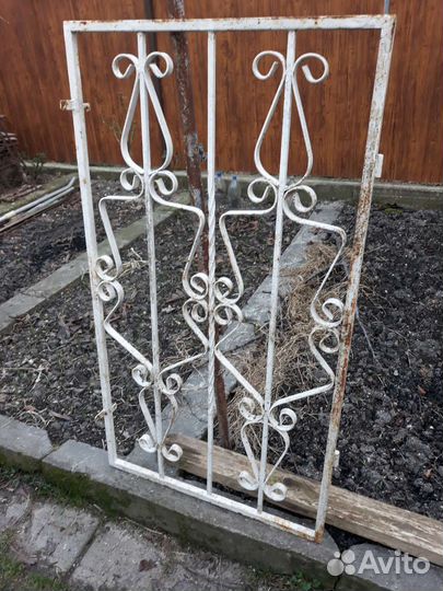 Решетка металлическая на окно