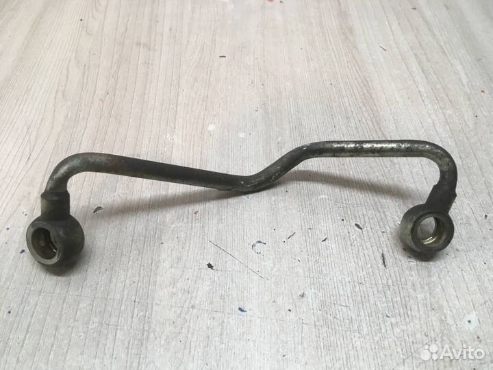 Б/У Трубка масляная правая Toyota Lexus IS2#001