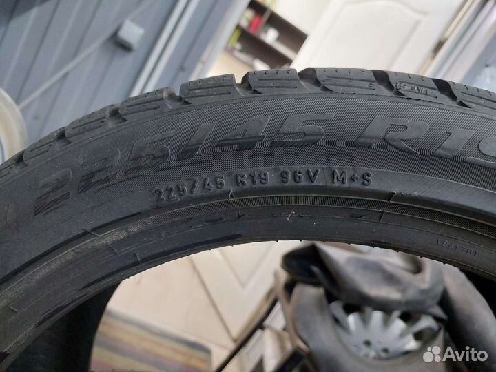 Pirelli Winter Sottozero 225/45 R19