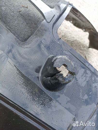 BMW G30 передний левый подкрылок