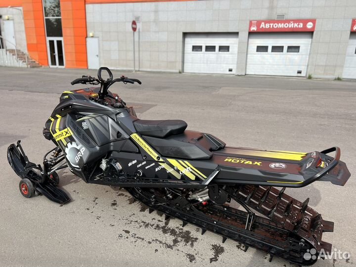Снегоход BRP Summit X Expert turbo