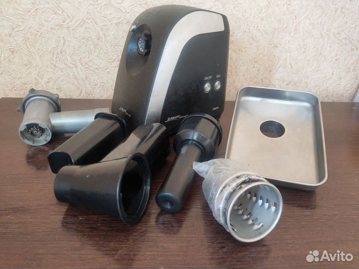 Мясорубка электрическая Scarlett