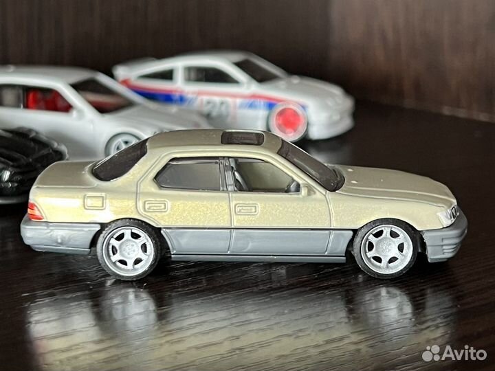 Hot wheels & matchbox 1:64