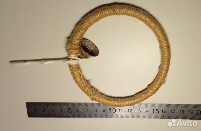 Игрушка для попугая