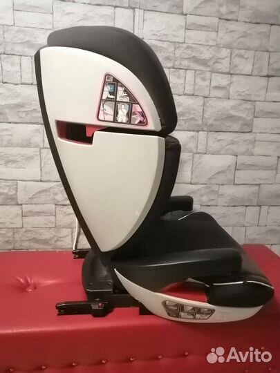 Автомобильное детское кресло с isofix
