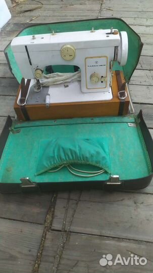Швейная машина Чайка 134м