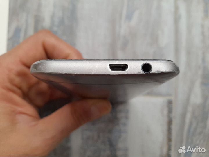 HTC One M8 Dual Sim, 2/16 ГБ