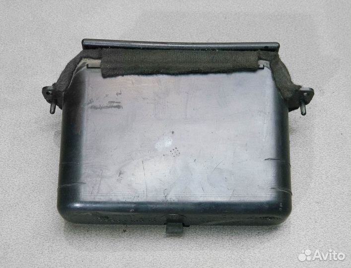 Пепельница Dodge Caravan 4