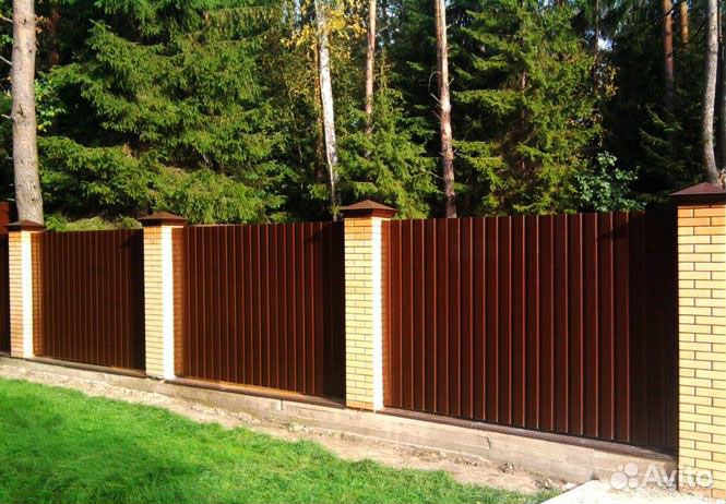 Заборы из профнастила