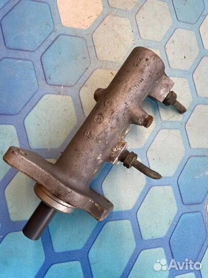 Главный тормозной цилиндр 8646008