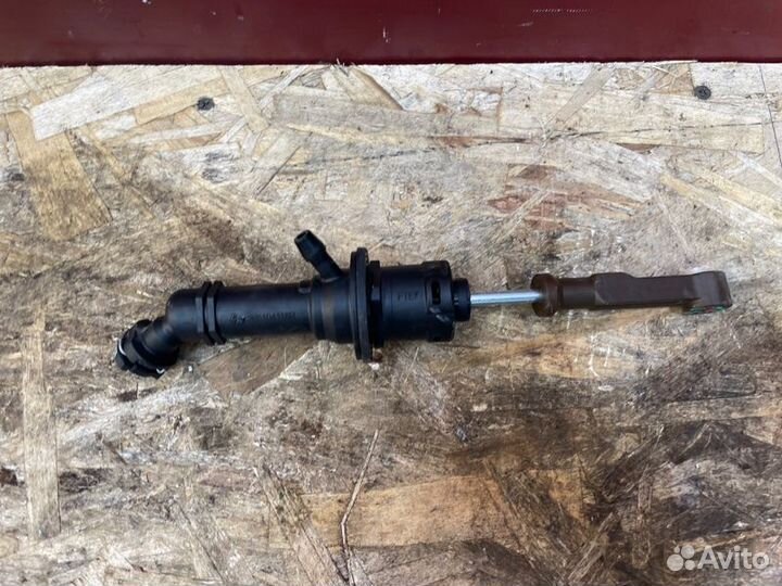 Главный цилиндр сцепления Renault Logan