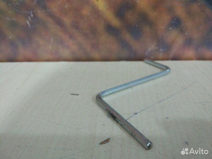 Ключ для люка Audi Allroad C5 ARE 2001