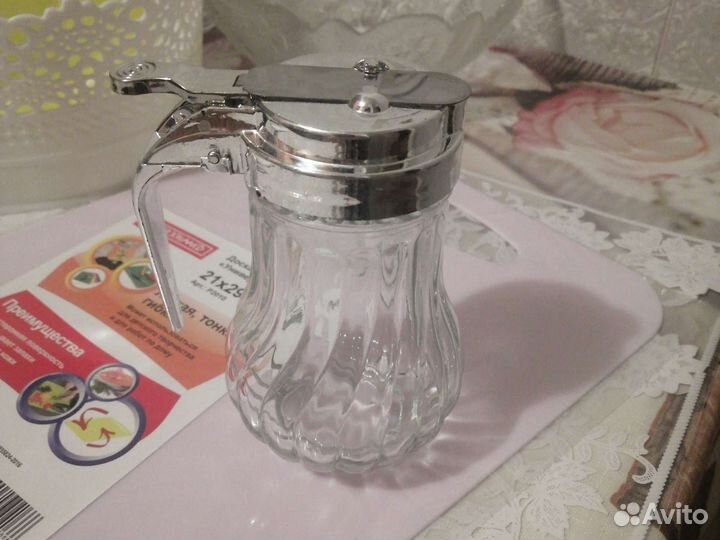 Посуда, приборы, чашки, стаканы, вазы, фужеры