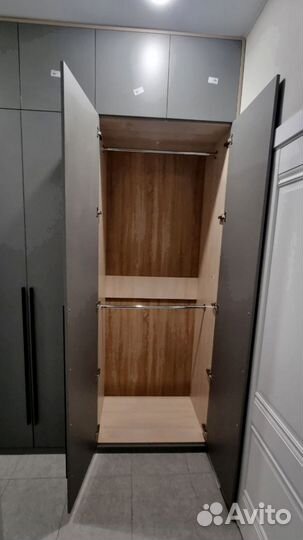 Шкаф до потолка