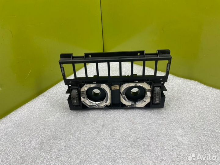 Блок климата Mercedes-Benz W124 M102.985 2.3I 1987