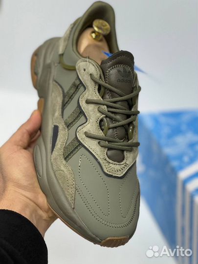 Кроссовки мужские adidas ozweego