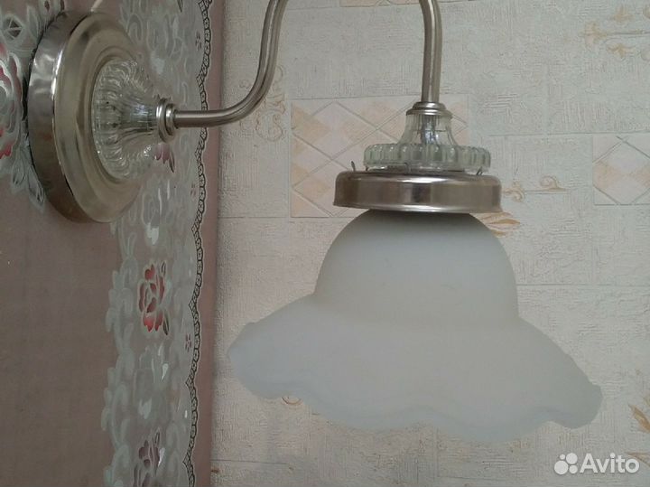 Настольная лампа или ночник. Настенное бра