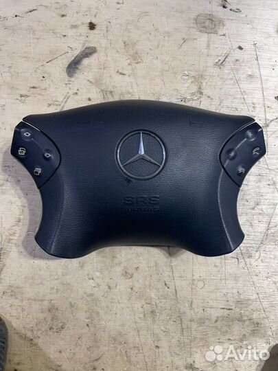 Подушка безопасности водителя Mercedes-Benz