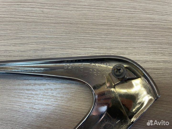 Молдинг противотуманной фары левый Toyota Camry