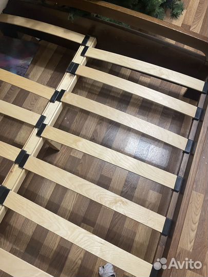 Кровать с матрасом 140 200