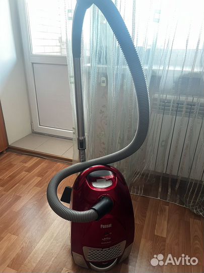 Пылесос Shivaki Passat 1800W