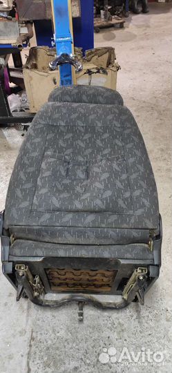 Передние сиденья волга