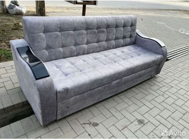 Прямой диван в наличии