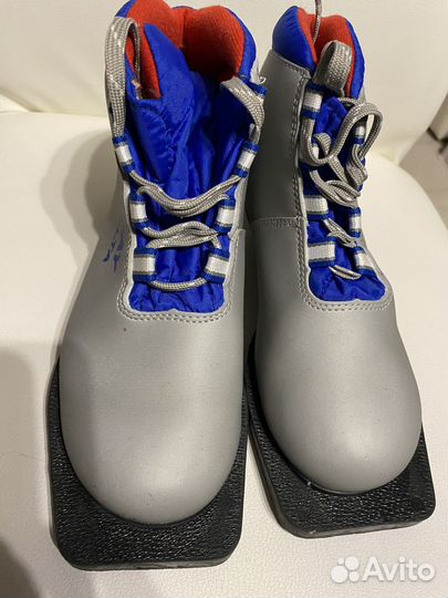 Лыжные ботинки 33р