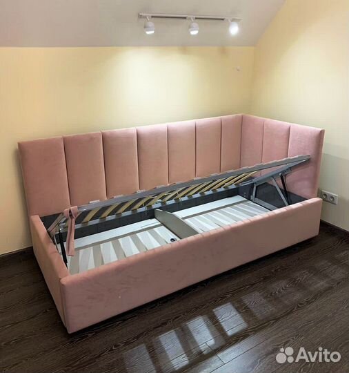 Детская кровать с мягкими бортиками