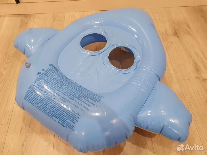 Надувной круг для плавания