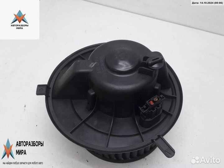 Моторчик печки Skoda Octavia 2 (A5) 2007