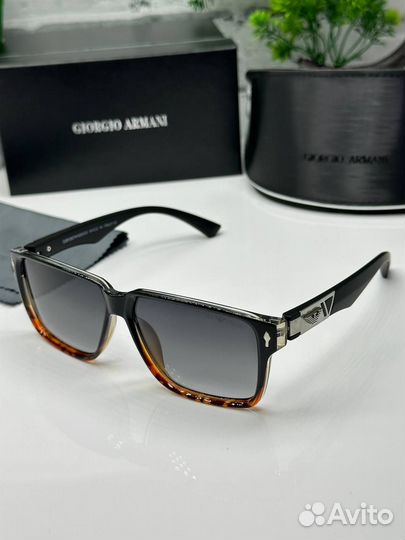 Солнцезащитные очки мужские Giorgio Armani