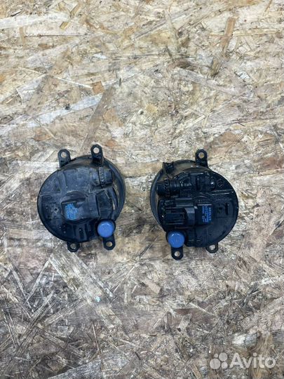 Противотуманка toyota avensis 2