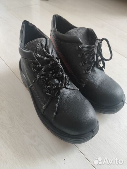 Ботинки кожаные с защитным подноском 25см стелька