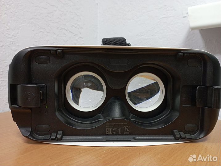 Очки для смартфона Samsung Gear VR (SM-R322)