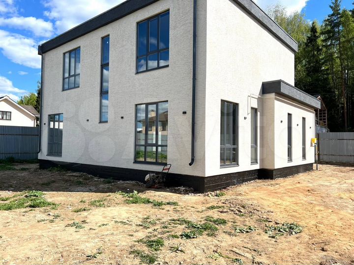 Коттедж 205,9 м² на участке 10 сот.