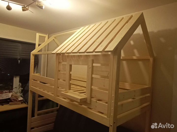 Кровать домик