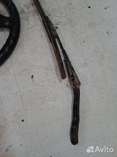 Поводок дворника задний Nissan Terrano 2 Ниссан