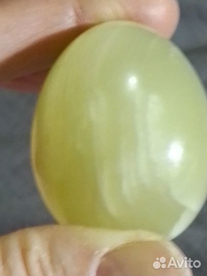 Яйцо из нефрита