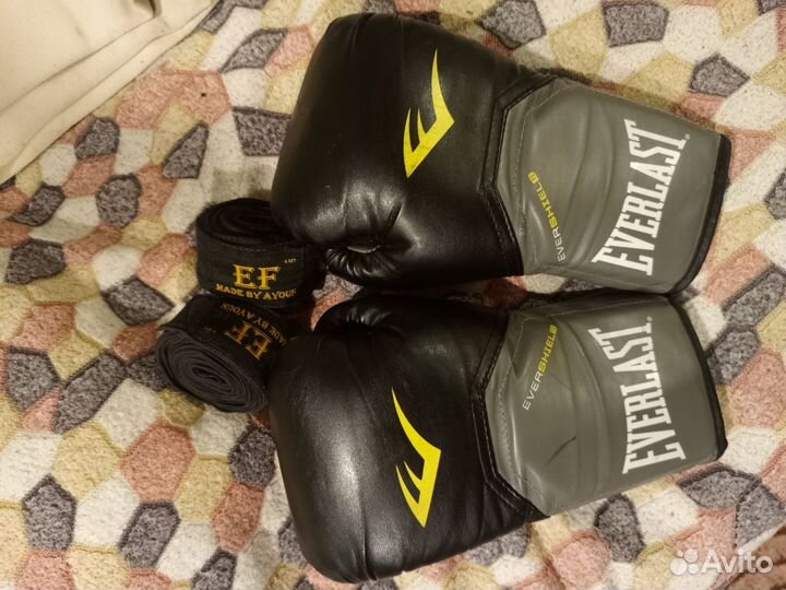 Боксерские перчатки everlast