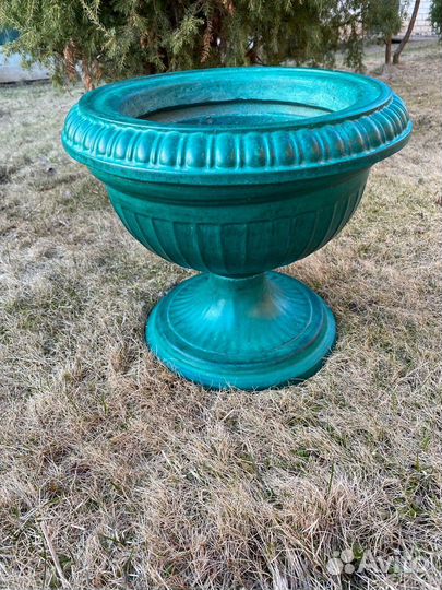 Уличная ваза