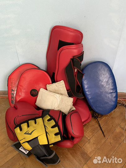 Боксерские перчатки и лапы