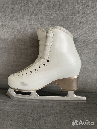 Фигурные коньки edea ice fly 230