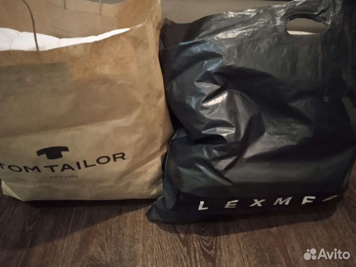 Два пакета одежды на 8-9 лет